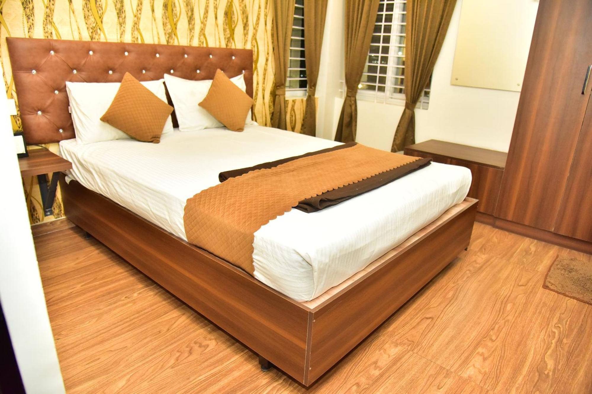 Meadows Inn Mysore Exterior foto