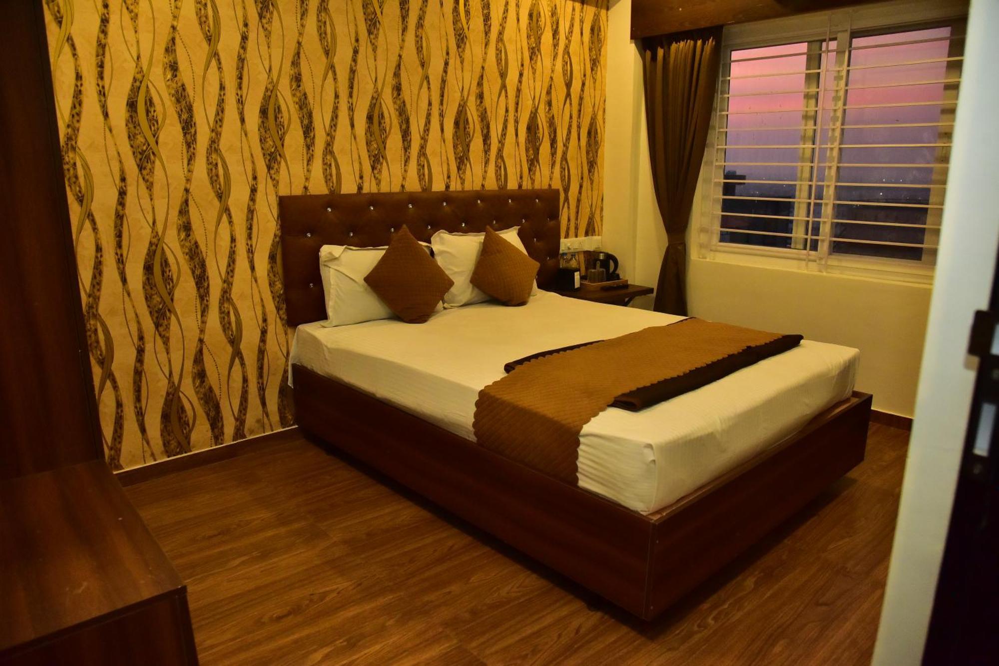 Meadows Inn Mysore Exterior foto