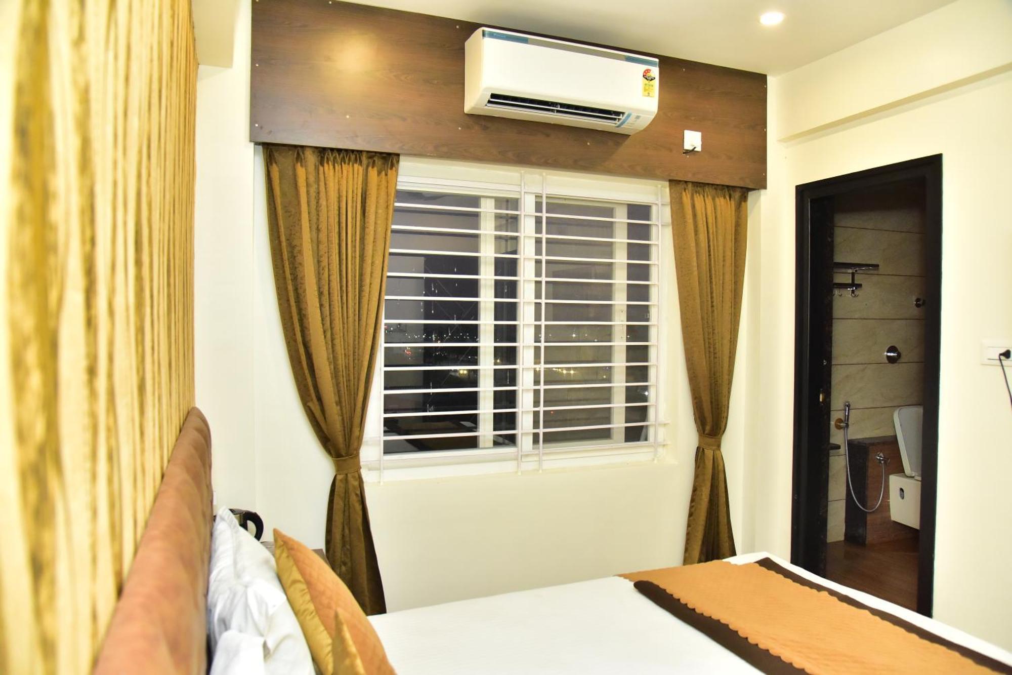 Meadows Inn Mysore Exterior foto