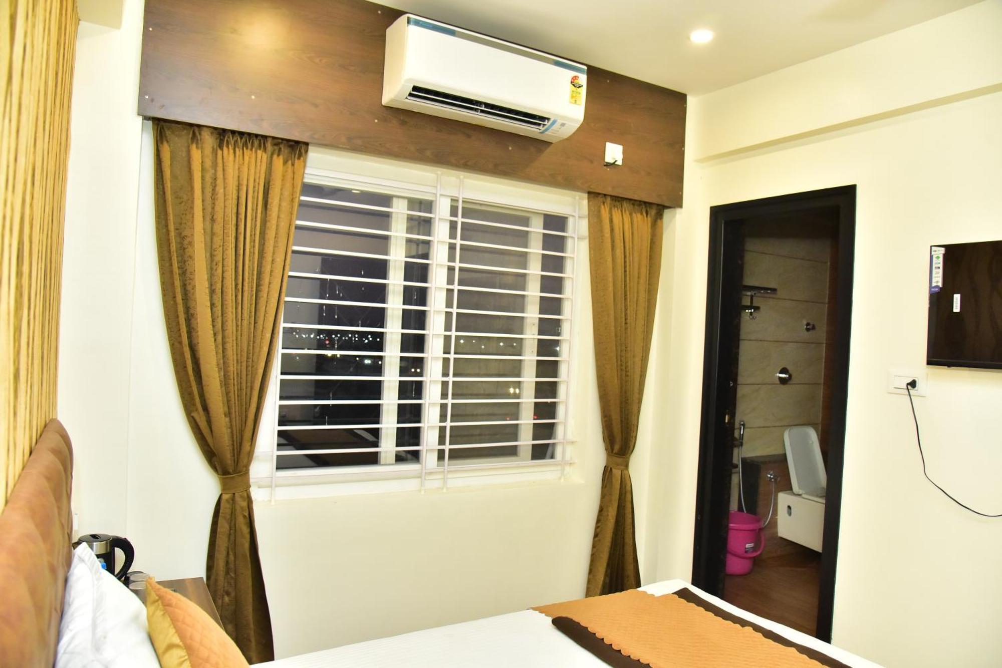 Meadows Inn Mysore Exterior foto
