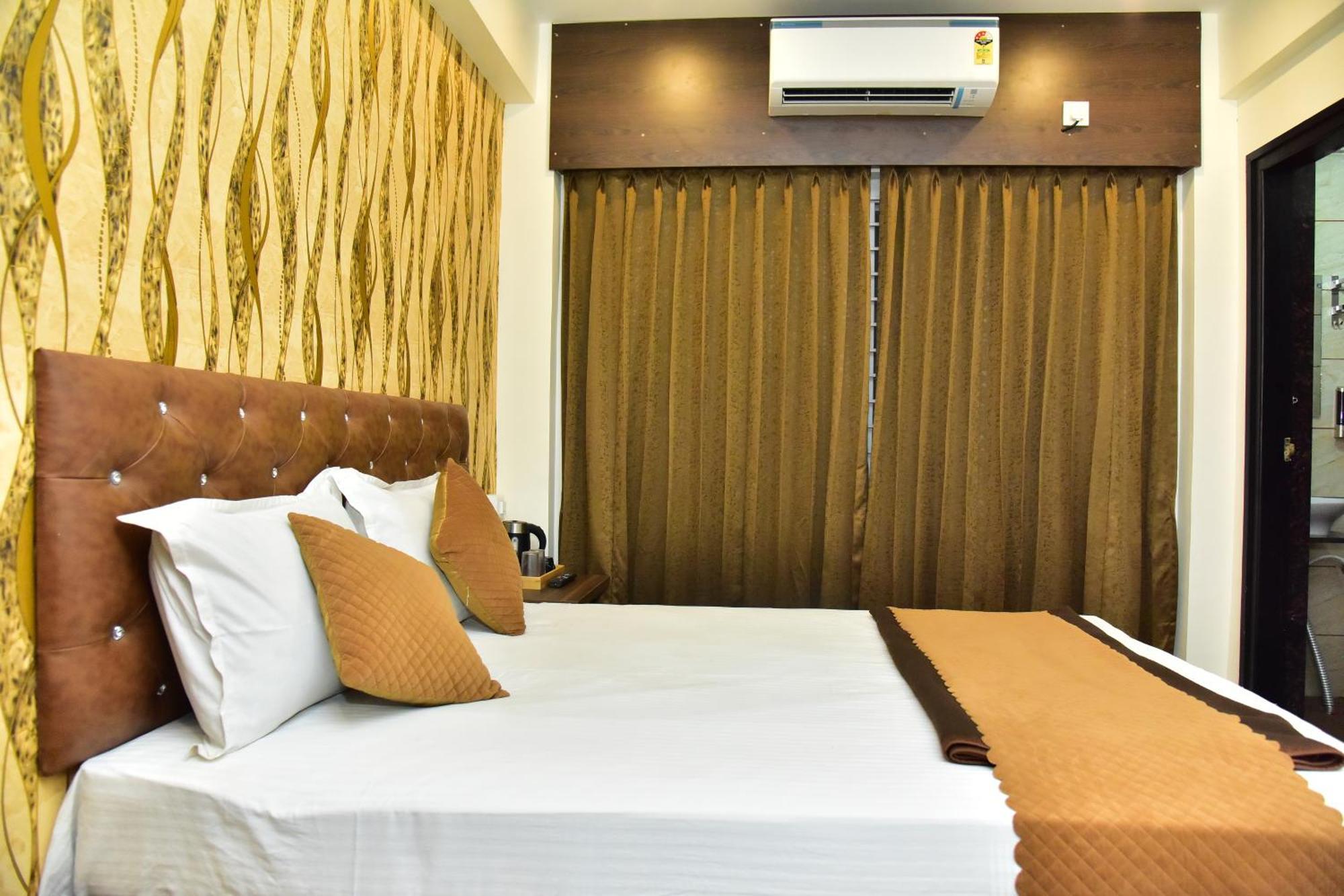 Meadows Inn Mysore Exterior foto